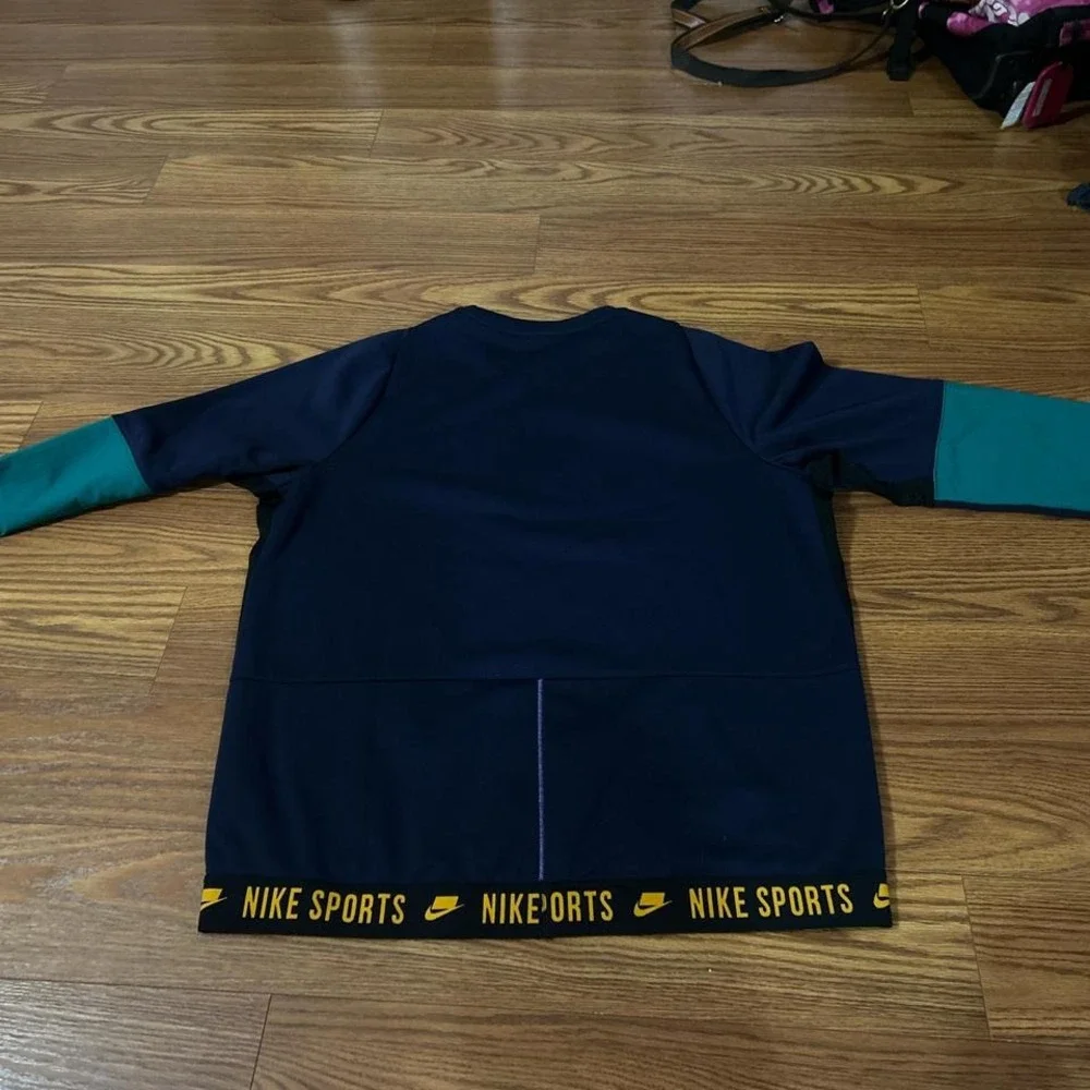 Nike Size Small Retail $110 Men Therma Colorblocked Training Top Limited Edition